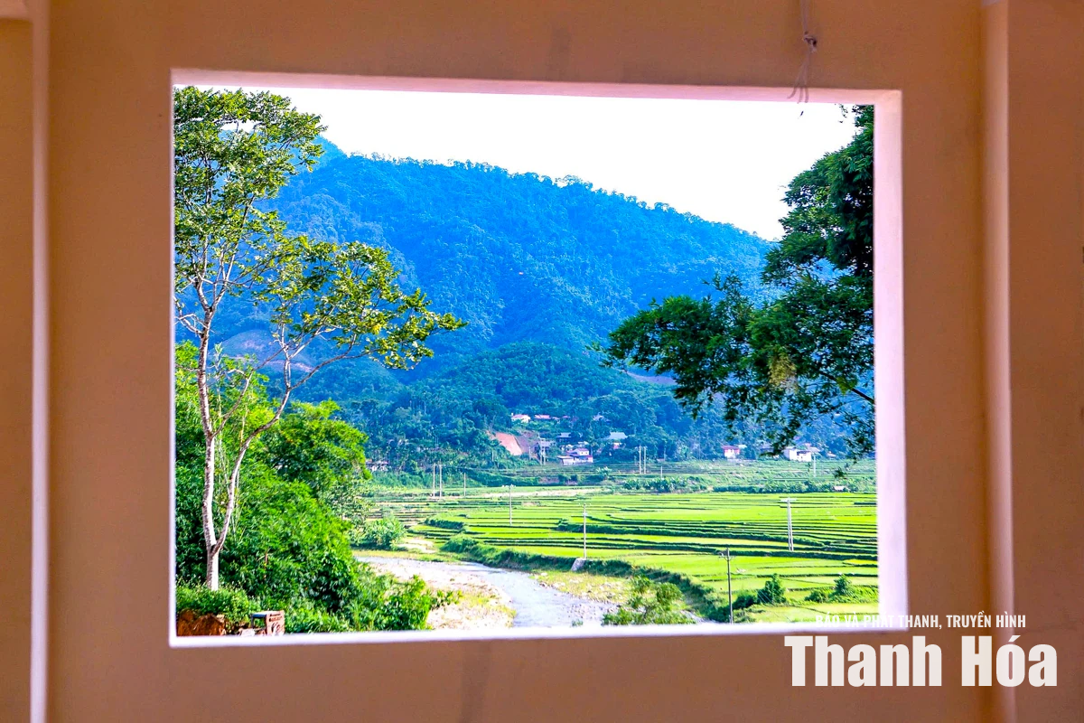 Hình hài ngôi trường nội trú liên cấp ở vùng biên xứ Thanh