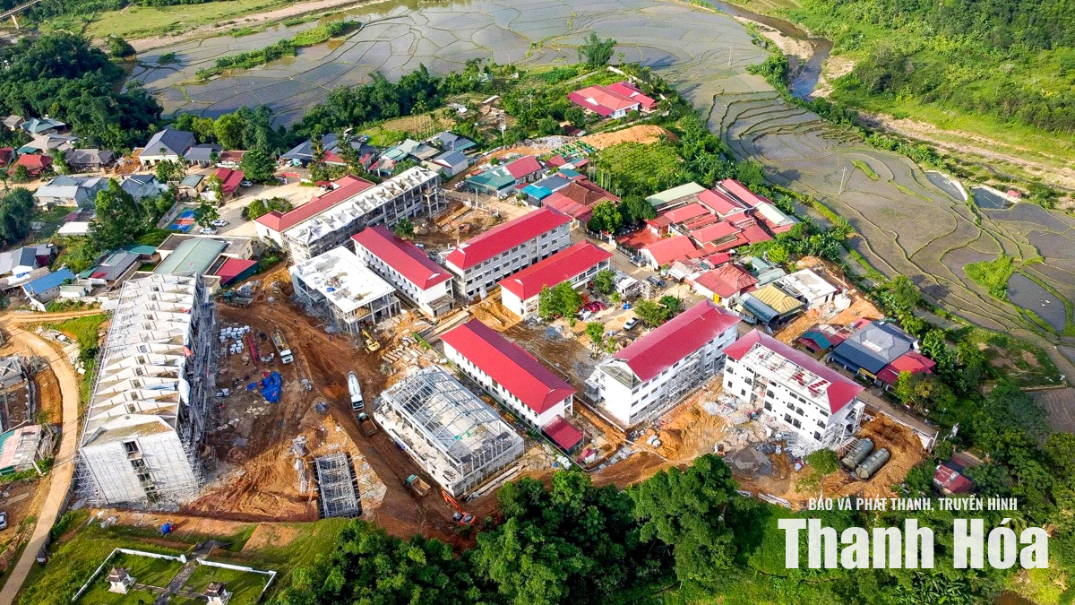 Hình hài ngôi trường nội trú liên cấp ở vùng biên xứ Thanh