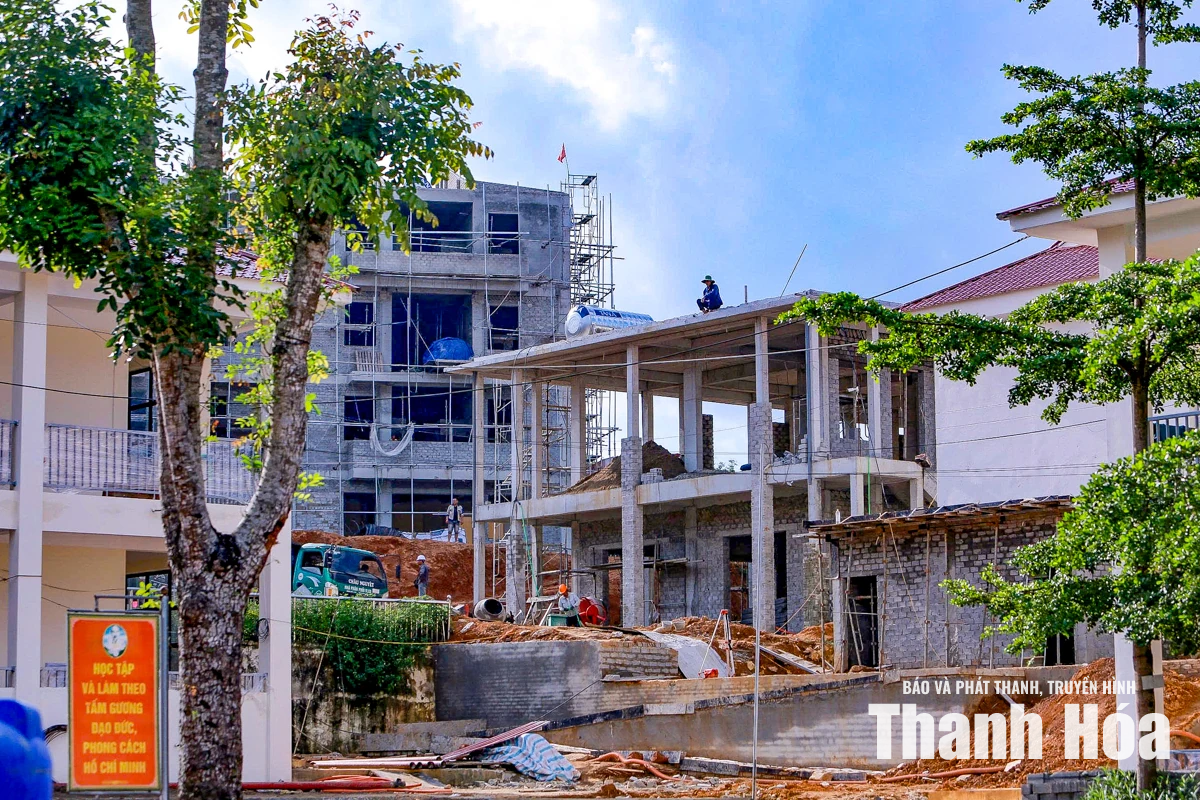 Hình hài ngôi trường nội trú liên cấp ở vùng biên xứ Thanh