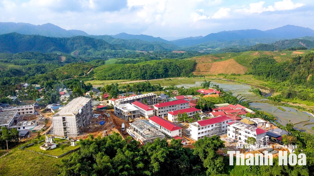 Hình hài ngôi trường nội trú liên cấp ở vùng biên xứ Thanh