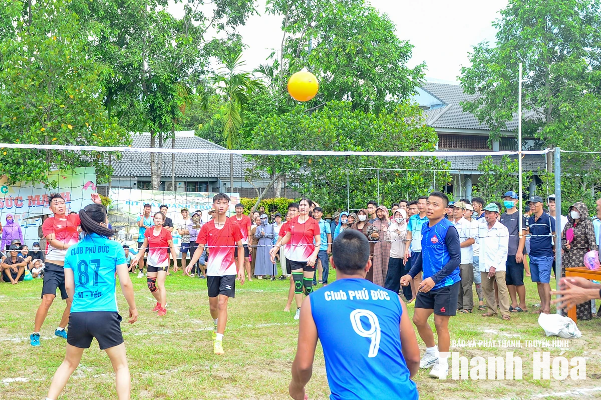 Lễ hội Làng du lịch Yên Trung: Cuốn hút du khách thập phương hòa cùng nhịp đập văn hóa bản địa