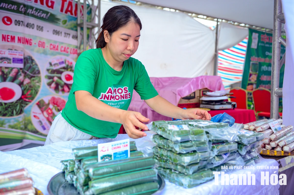 Lễ hội Làng du lịch Yên Trung: Cuốn hút du khách thập phương hòa cùng nhịp đập văn hóa bản địa