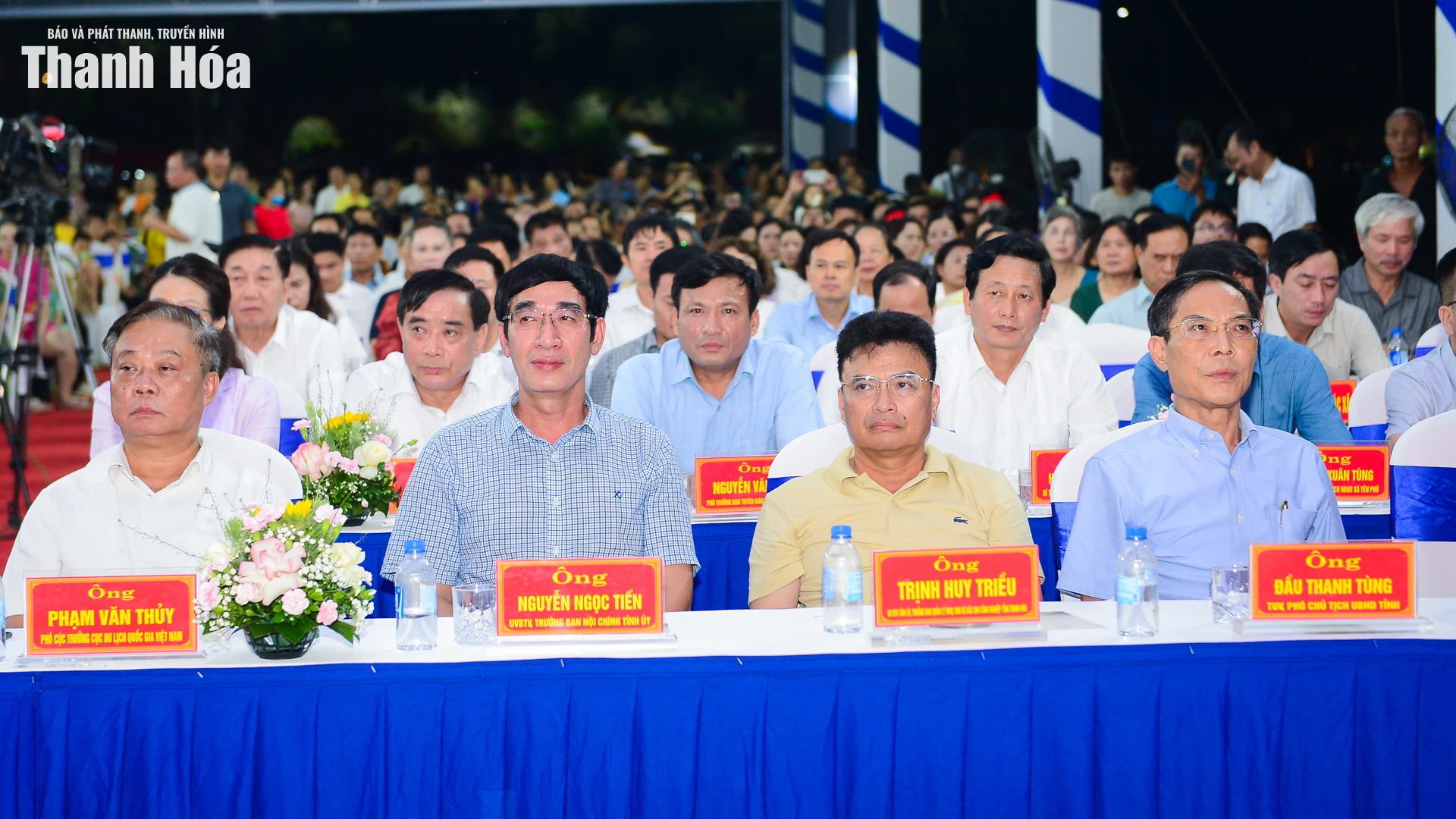 Yên Trung khai hội, đón nhận giải thưởng “Làng du lịch cộng đồng tốt nhất năm”