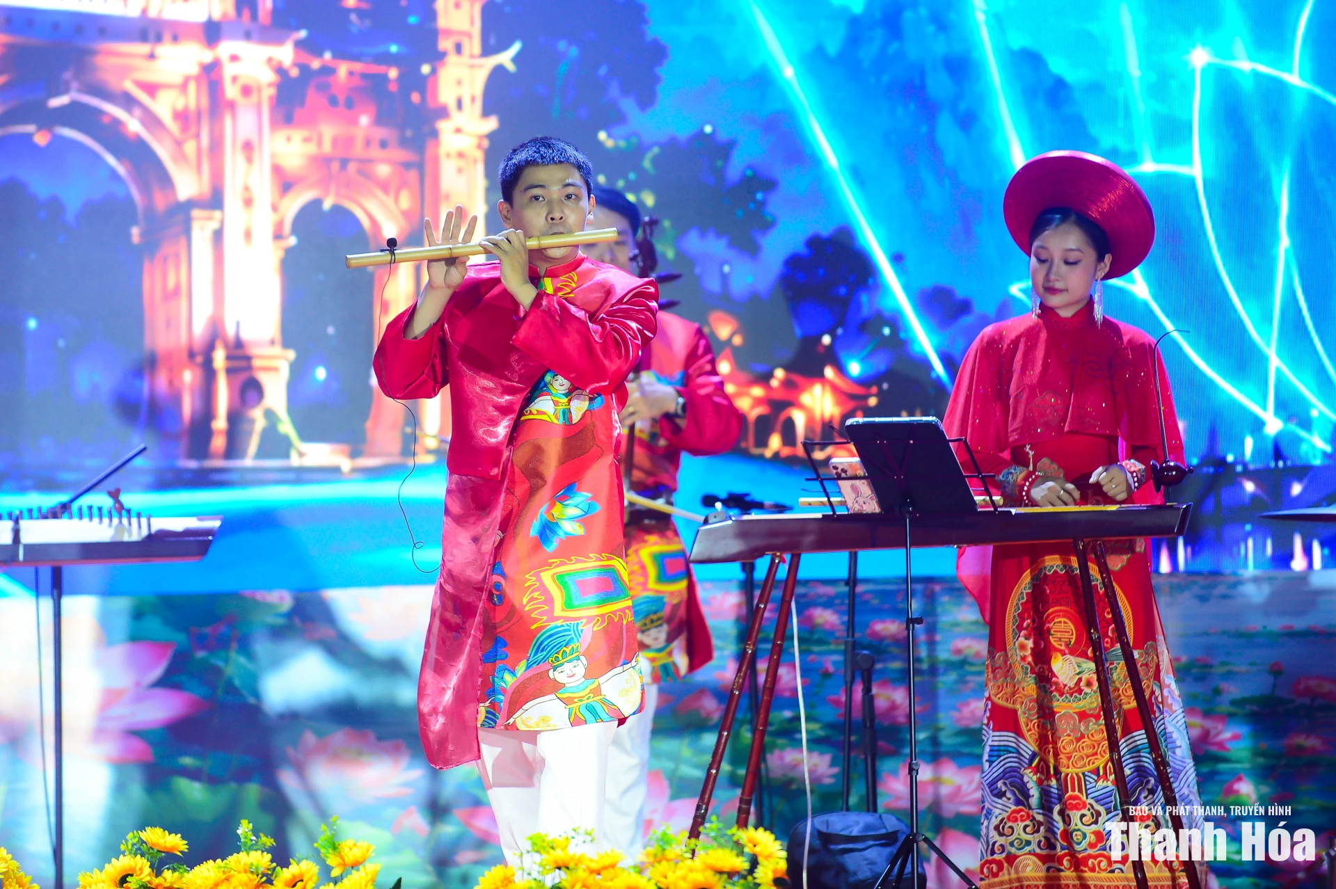 Yên Trung khai hội, đón nhận giải thưởng “Làng du lịch cộng đồng tốt nhất năm”