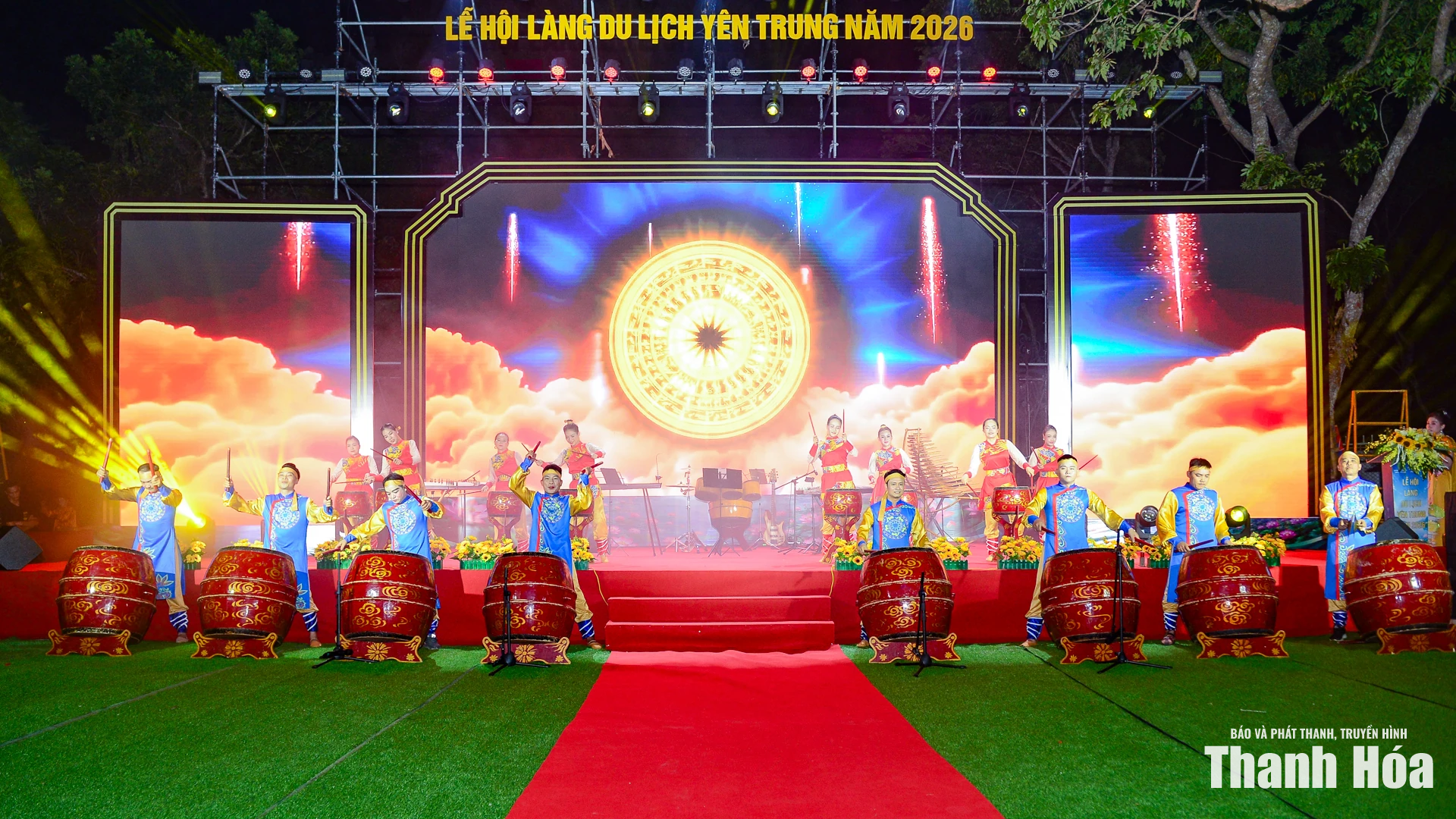 Yên Trung khai hội, đón nhận giải thưởng “Làng du lịch cộng đồng tốt nhất năm”