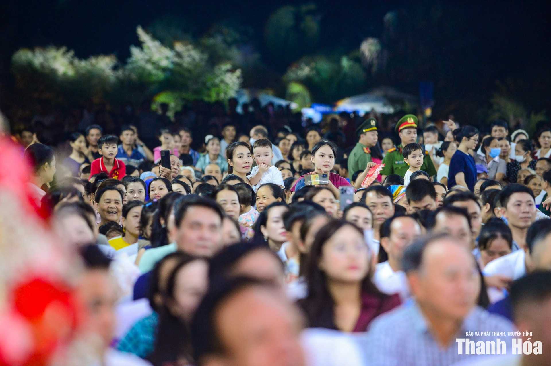 Yên Trung khai hội, đón nhận giải thưởng “Làng du lịch cộng đồng tốt nhất năm”