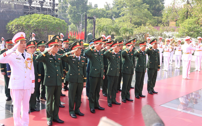 Lãnh đạo Đảng, Nhà nước tưởng niệm các Anh hùng liệt sĩ và viếng Chủ tịch Hồ Chí Minh