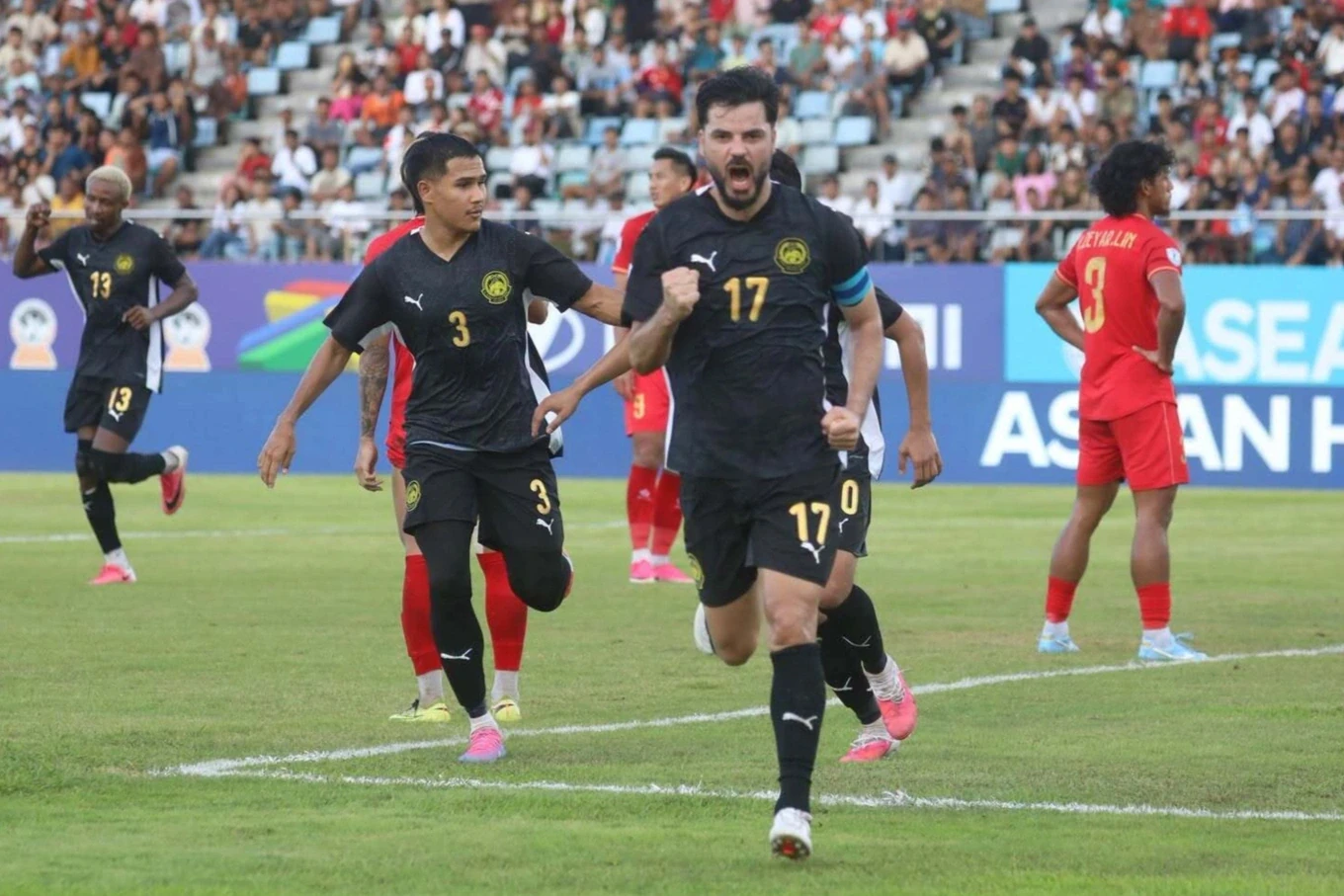 Sông Lam Nghệ An vô địch Giải bóng đá U21 Quốc gia 2026; Jose Mourinho quyết giữ Vinicius