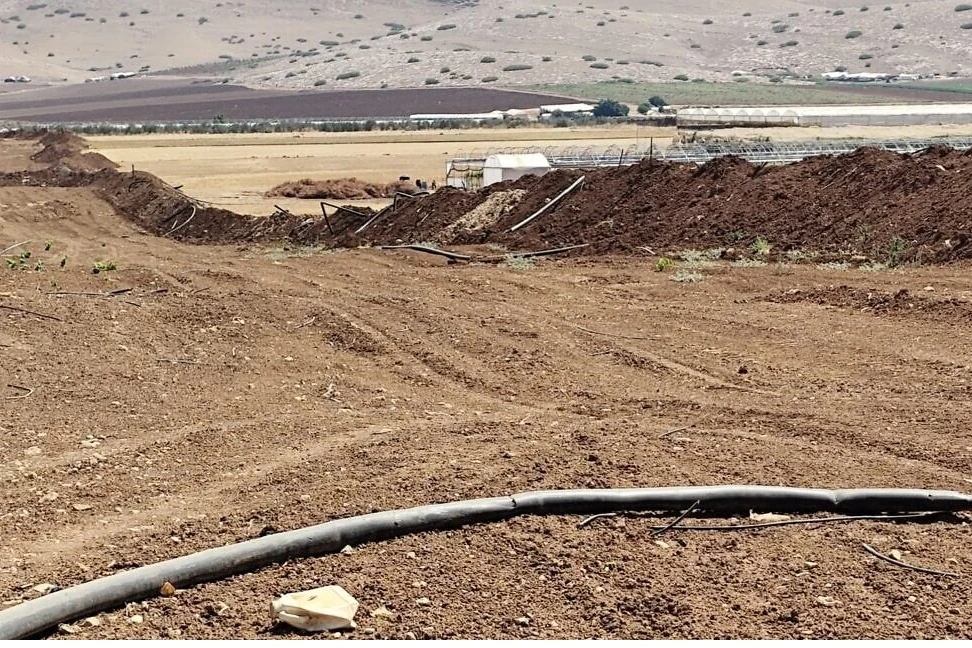 LHQ lên án Israel gia tăng tấn công Gaza, xuất hiện hình ảnh về tuyến đê đất chia cắt dải đất này