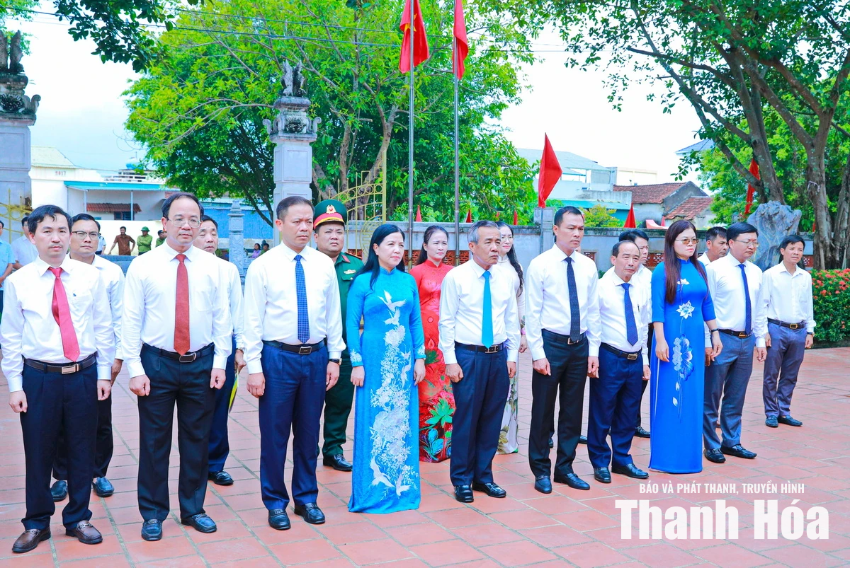 Đoàn đại biểu Tỉnh ủy, HĐND, UBND, Ủy ban MTTQ tỉnh dâng hoa, dâng hương tại Cụm di tích lịch sử cách mạng Hàm Hạ