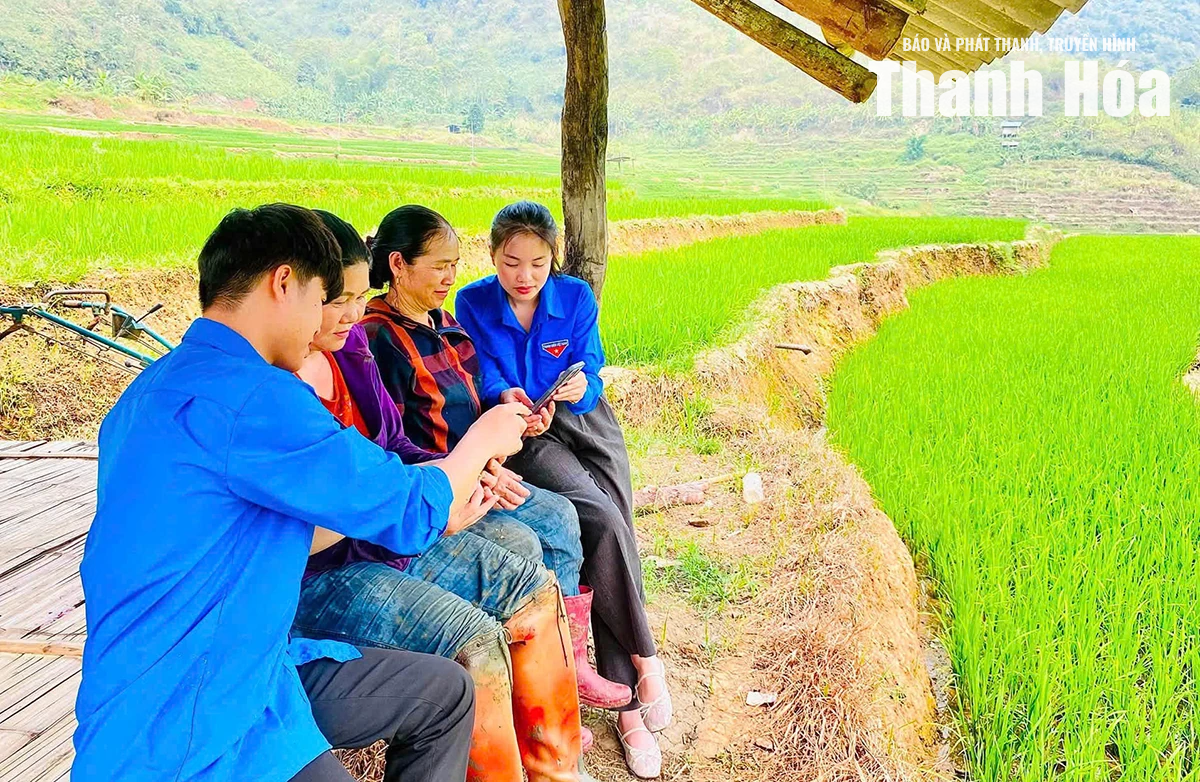 Xã biên giới Mường Lát triển khai cao điểm tích hợp tiện ích số trên VNeID