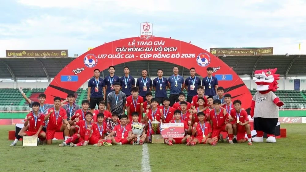 Tuyển Việt Nam gặp thách thức tại ASEAN Cup; AFC lên án kế hoạch của FIFA