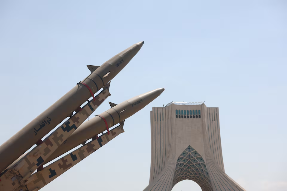 Mỹ khuyến cáo công dân rời Trung Đông, căng thẳng với Iran tiếp tục leo thang