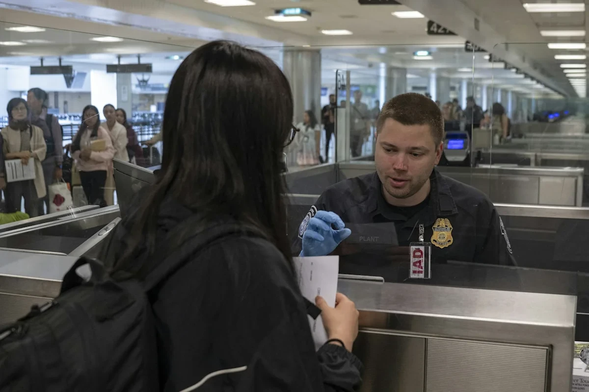 Mỹ siết visa: Công dân 50 nước có thể phải đặt cọc tới 20.000 USD để nhập cảnh