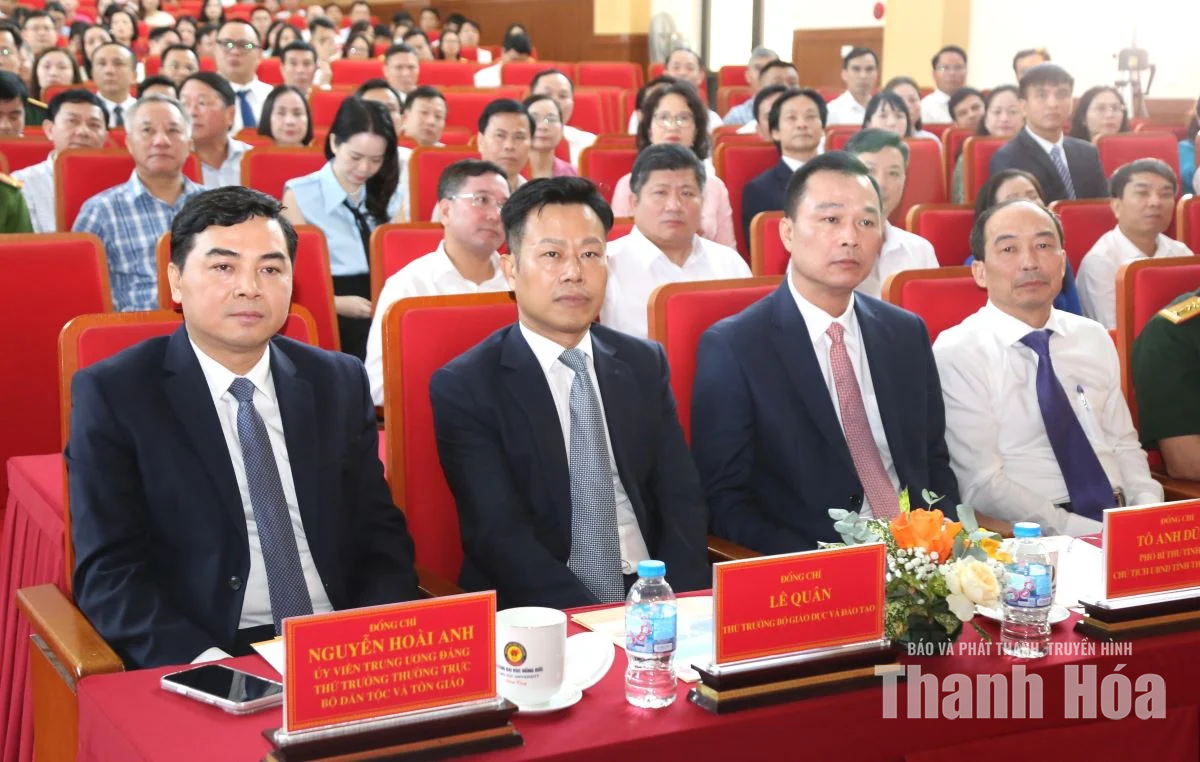 Công bố Quyết định sáp nhập Trường Đại học Văn hóa, Thể thao và Du lịch Thanh Hóa vào Trường Đại học Hồng Đức