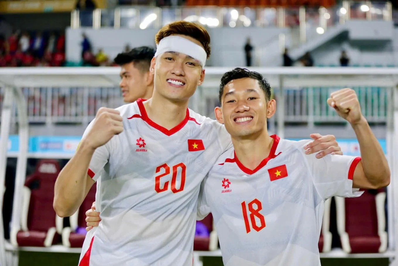 Thủ môn Vũ Tuyên Quang thử việc tại đội bóng Thanh Hóa; Tuyển Việt Nam đón tin vui từ FIFA