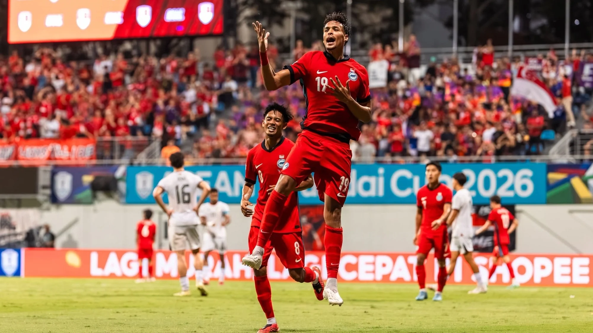 Tuyển Việt Nam vào bán kết ASEAN Cup 2026; Cristiano Ronaldo vắng mặt ở giai đoạn đầu mùa của Al Nassr