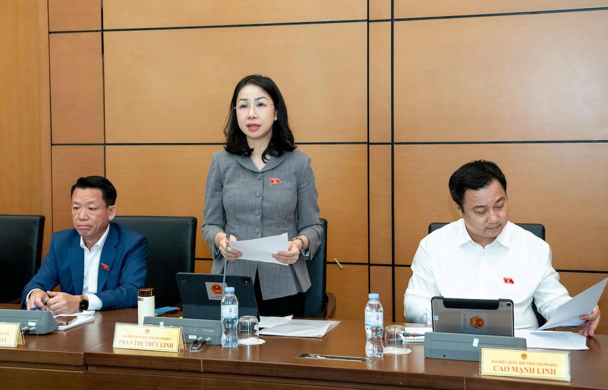 ĐBQH tỉnh Thanh Hóa góp ý hoàn thiện Dự án Luật Hải quan và Luật Đầu tư (sửa đổi)