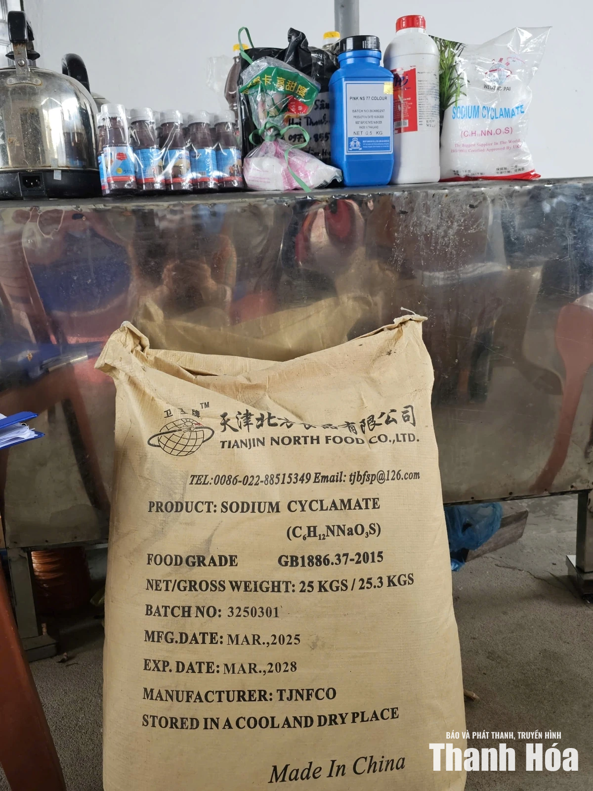 Phát hiện 2 cơ sở vi phạm quy định về sử dụng phụ gia trong chế biến sản phẩm dạng mắm