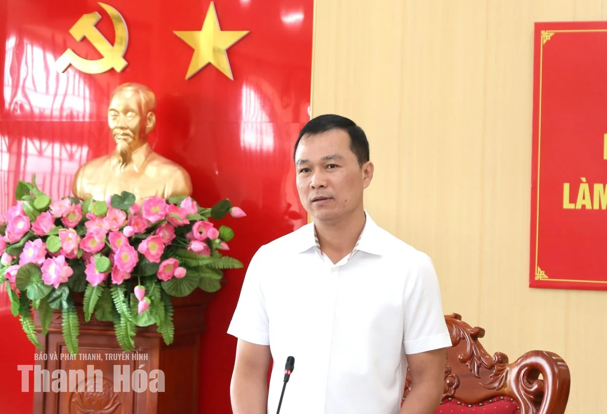 Chủ tịch UBND tỉnh Tô Anh Dũng làm việc với Sở Nông nghiệp và Môi trường