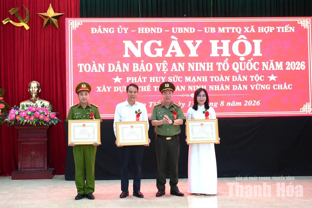 Giám đốc Công an tỉnh dự Ngày hội toàn dân bảo vệ an ninh Tổ quốc tại xã Hợp Tiến