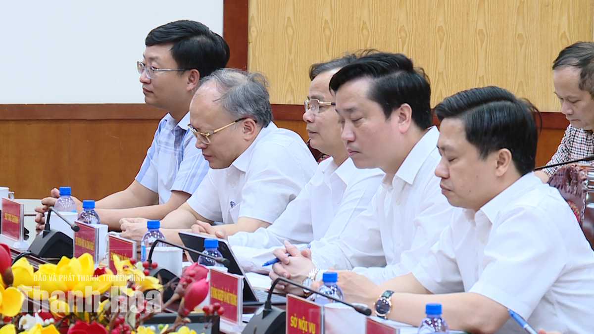 Chủ tịch UBND tỉnh Tô Anh Dũng làm việc với các nhà khoa học về đổi mới sáng tạo và chuyển đổi số