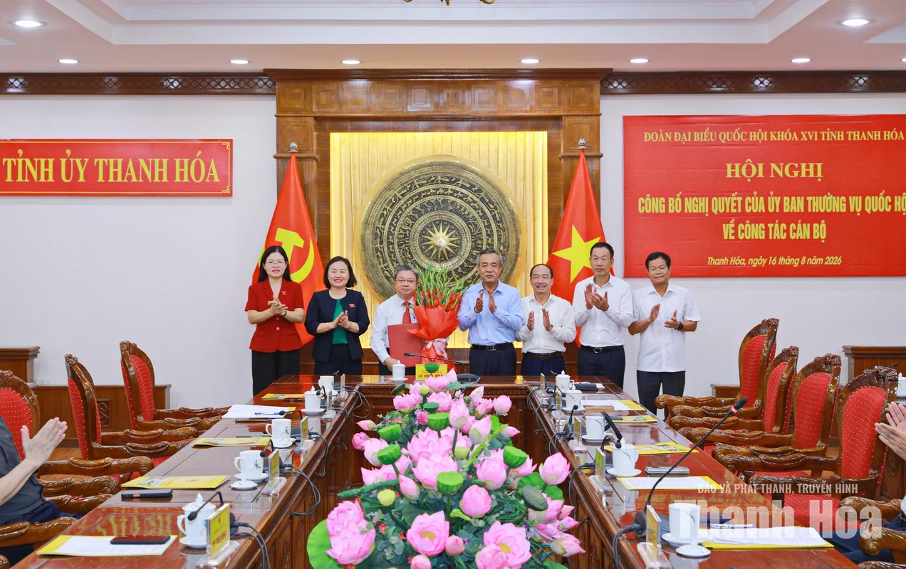 Công bố Nghị quyết của Ủy ban Thường vụ Quốc hội về công tác cán bộ