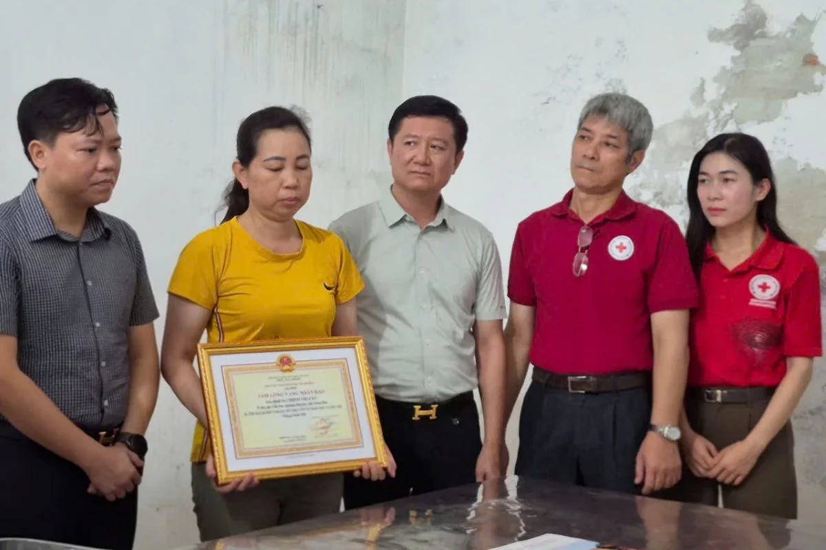 Thăm, động viên gia đình người hiến tặng mô, tạng