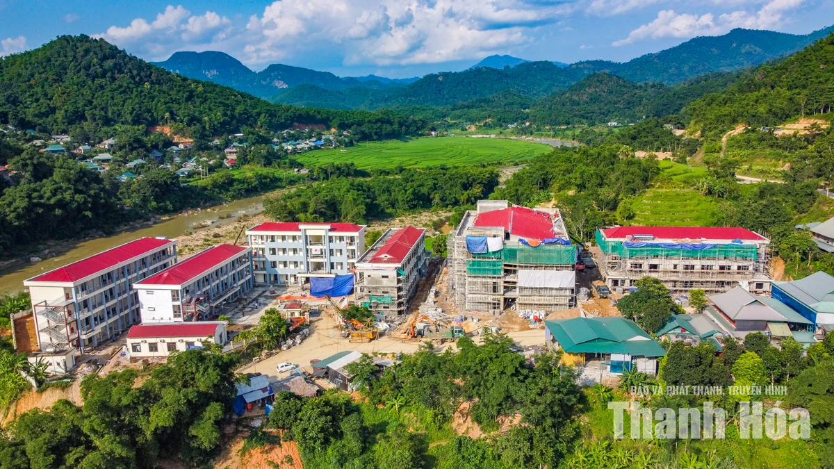 Tranh thủ từng ngày đẩy nhanh tiến độ hoàn thiện trường nội trú Tam Thanh