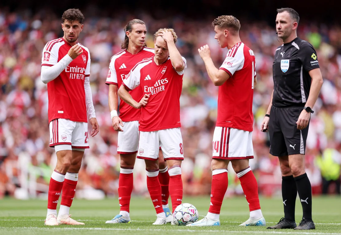 “Sốt” vé trận bán kết lượt về ASEAN Cup 2026 trên sân Mỹ Đình; Arsenal nhận báo động đỏ trước thềm Siêu cúp Anh