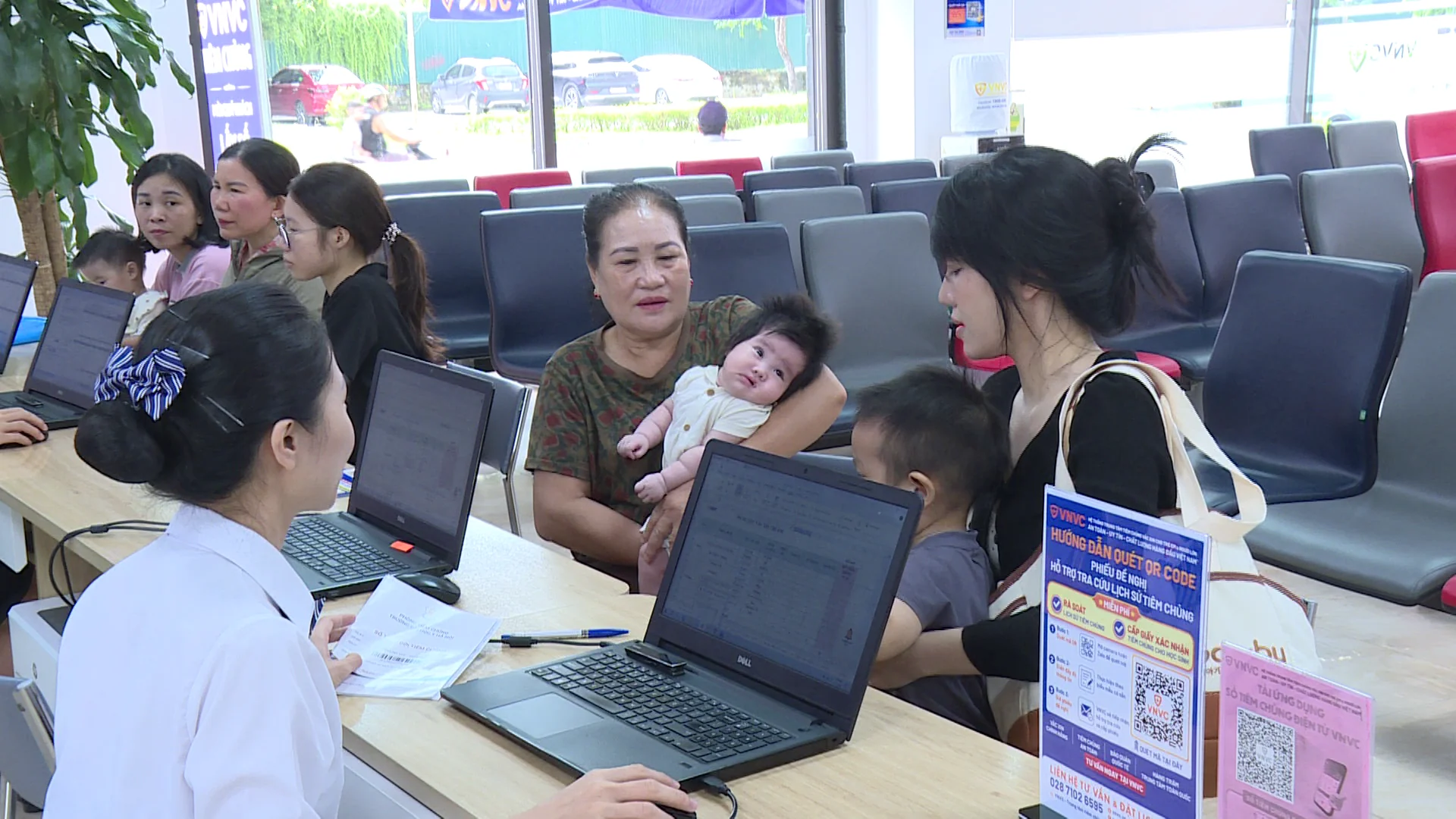 Rà soát tiêm chủng trước năm học mới: Không để trẻ bỏ sót mũi vaccine