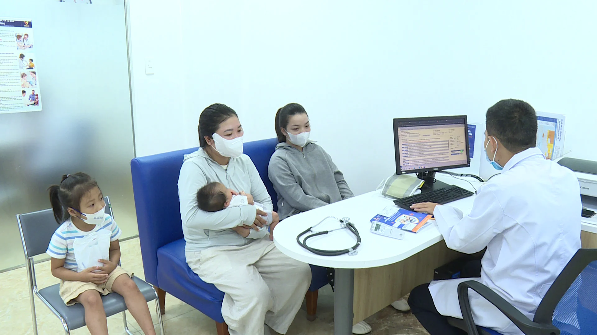 Rà soát tiêm chủng trước năm học mới: Không để trẻ bỏ sót mũi vaccine