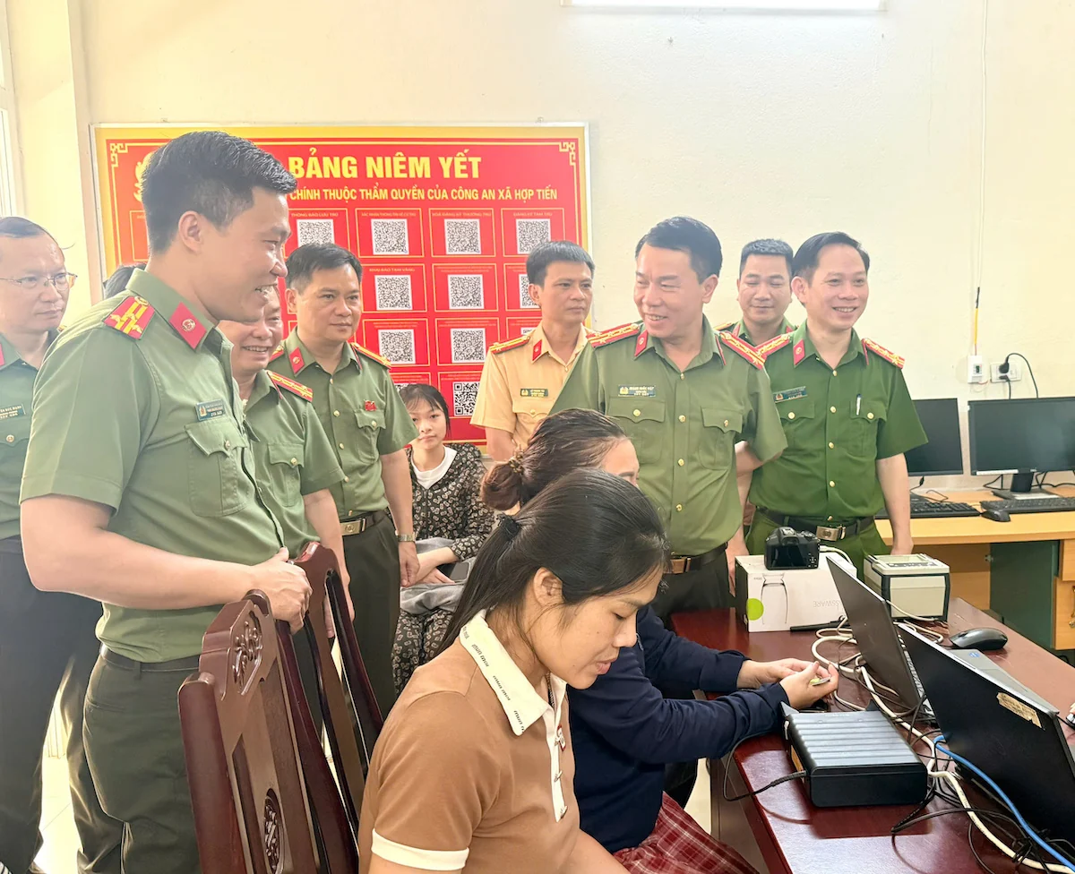 Giám đốc Công an tỉnh dự Ngày hội toàn dân bảo vệ an ninh Tổ quốc tại xã Hợp Tiến
