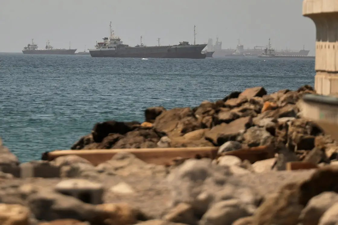 Ông Trump yêu cầu Iran bồi thường, nỗ lực mở lại eo biển Hormuz thêm khó khăn