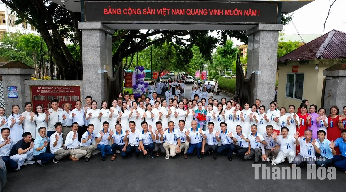 Phía sau niềm vui hội khóa