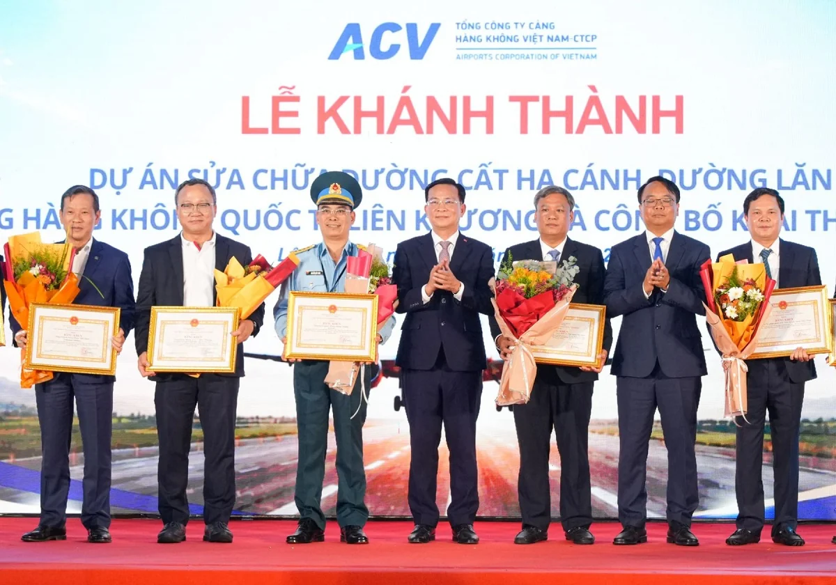 Lâm Đồng tặng Bằng khen cho Vietjet với đóng góp xuất sắc trong việc khôi phục hoạt động của sân bay Liên Khương