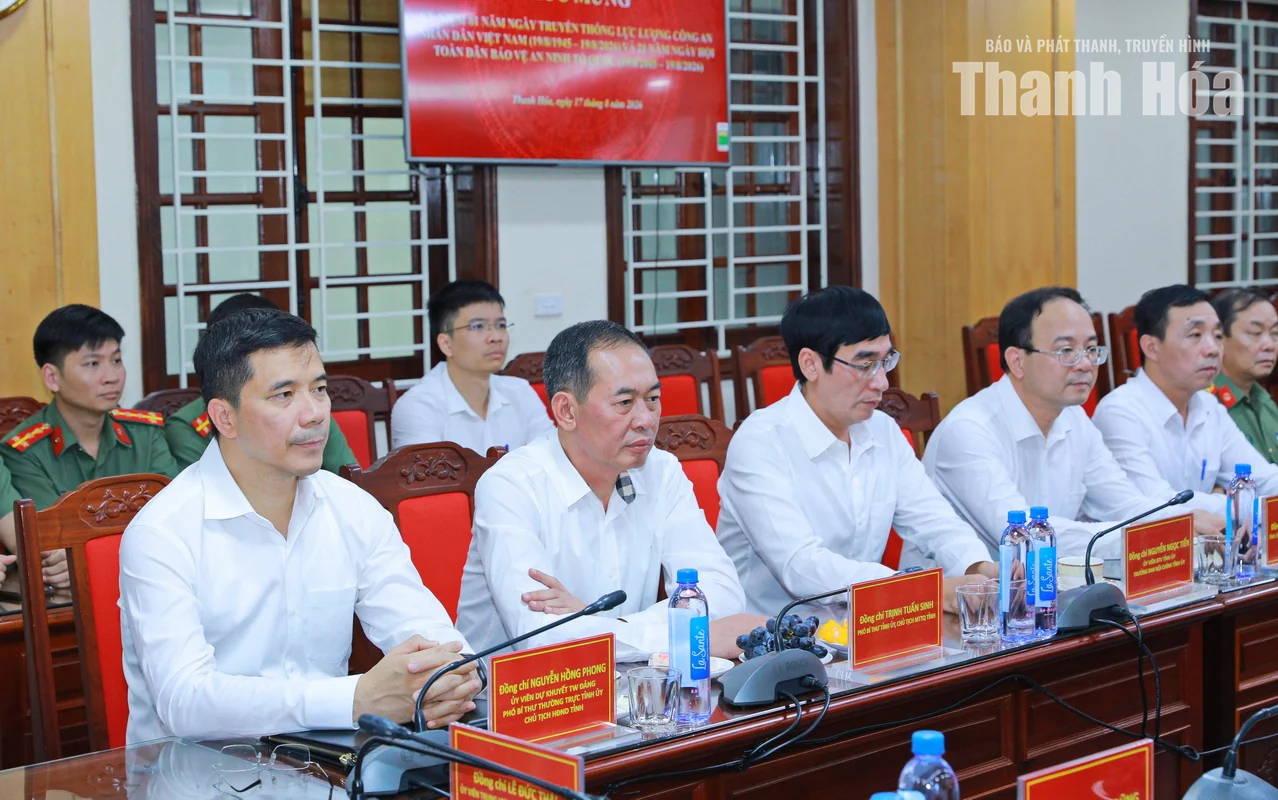 Thường trực Tỉnh ủy chúc mừng Công an tỉnh nhân Ngày truyền thống Công an Nhân dân Việt Nam