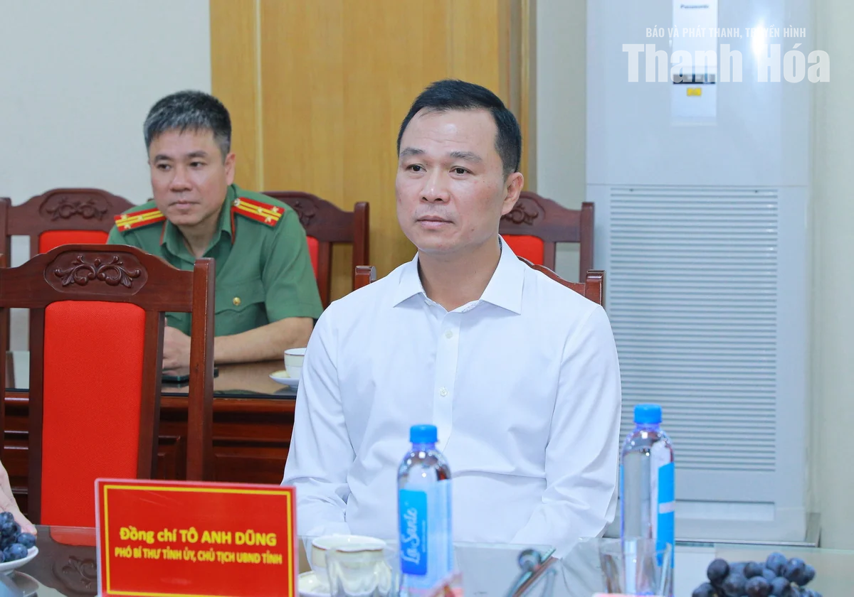 Thường trực Tỉnh ủy chúc mừng Công an tỉnh nhân Ngày truyền thống Công an Nhân dân Việt Nam