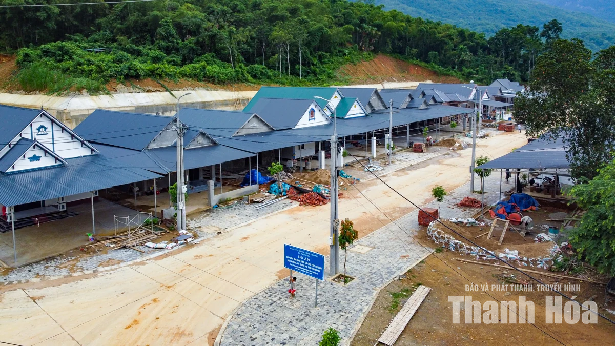Không còn những đêm chạy lũ, lo sạt lở đất, nhiều hộ đồng bào Thái yên tâm về nhà mới