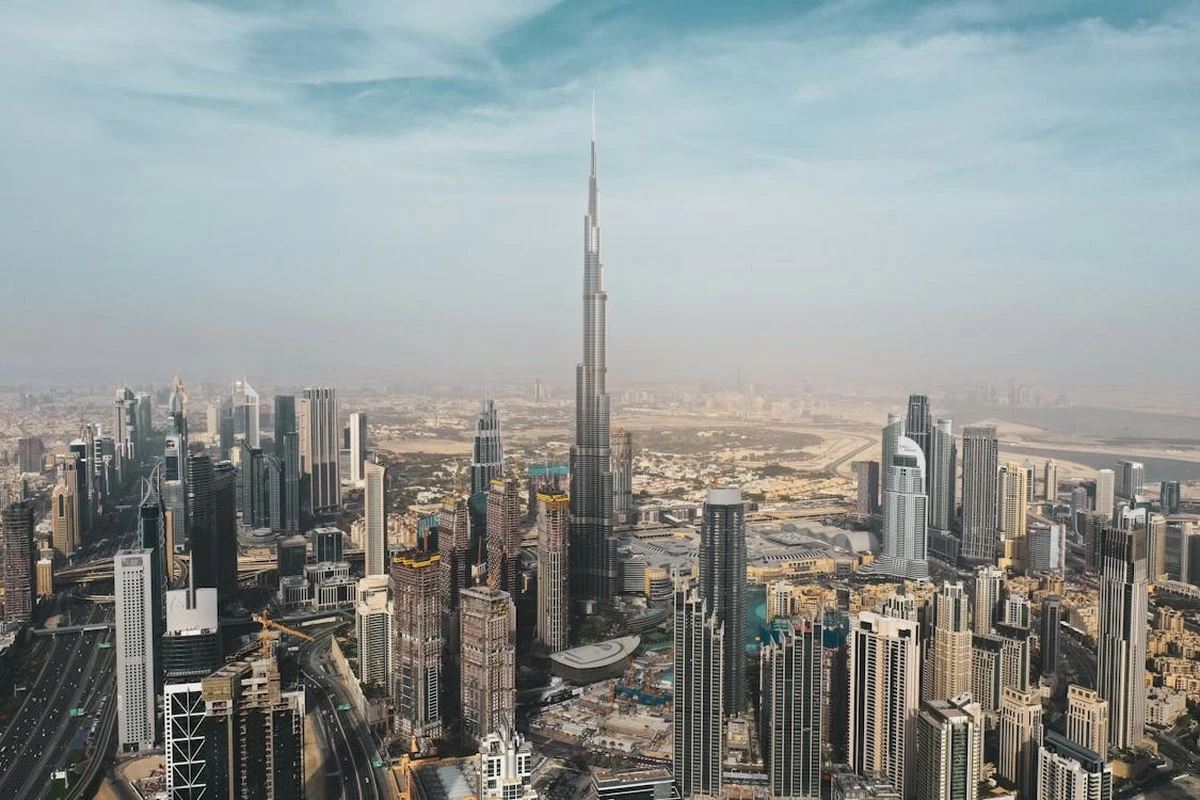 UAE đình chỉ thương mại và giao dịch tài chính với Iran