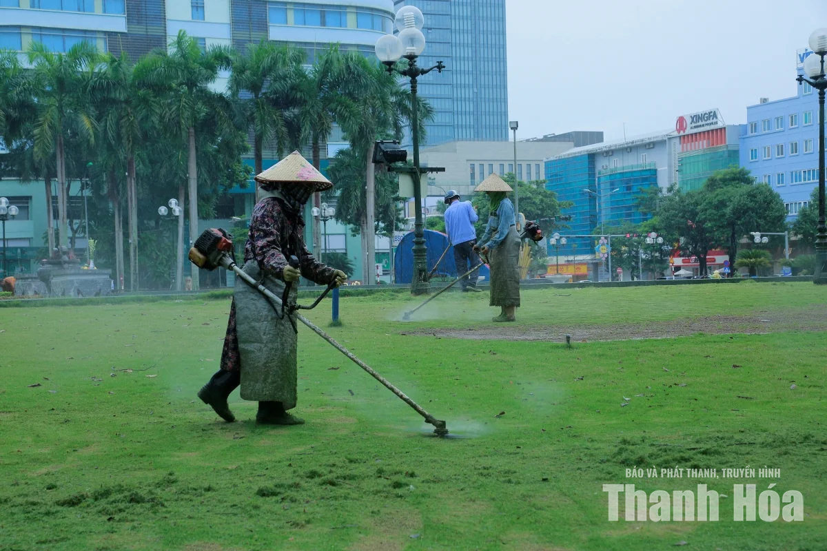 Chỉnh trang đô thị trước dịp lễ Quốc khánh 2/9
