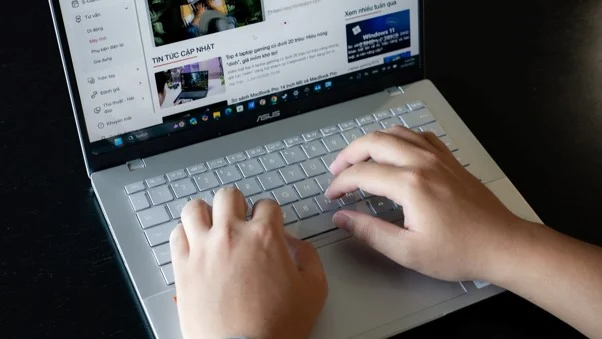 Asus Vivobook S14 Review - Laptop Copilot mỏng nhẹ, hiệu năng cao