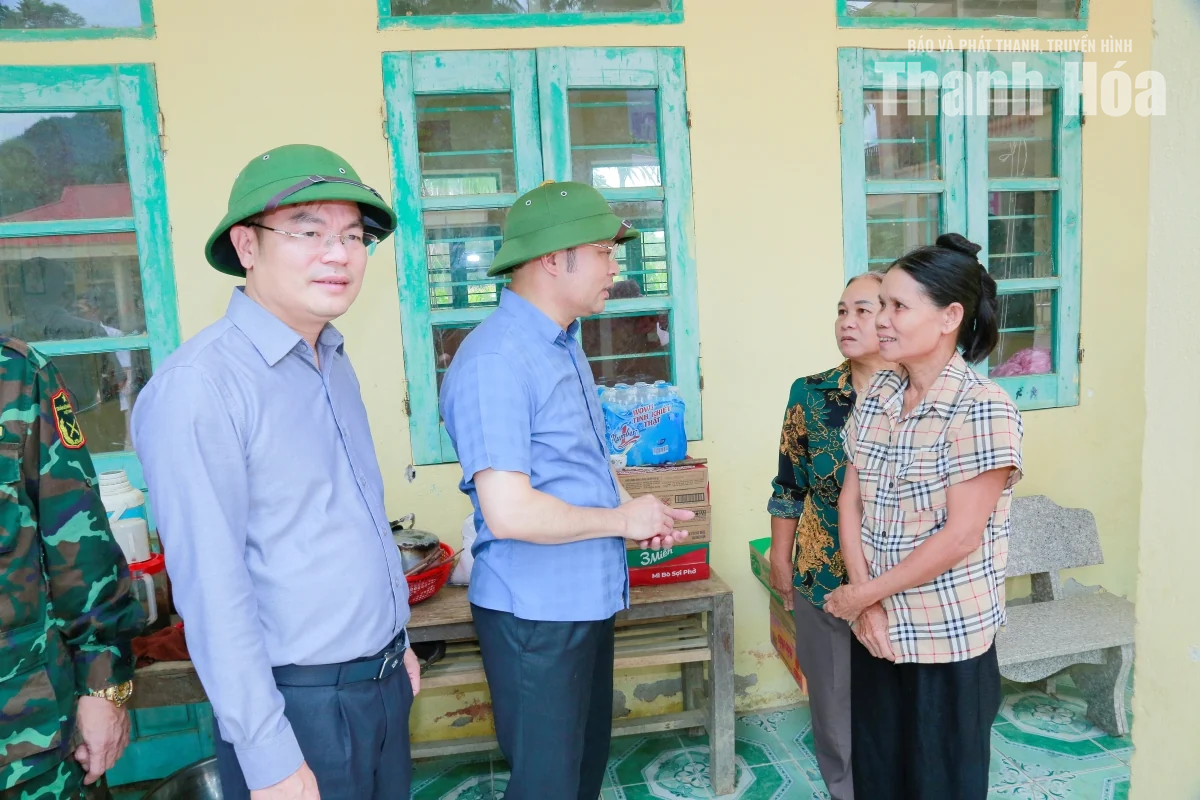 Phó Chủ tịch UBND tỉnh Cao Văn Cường kiểm tra công tác ứng phó với bão số 4 tại các xã miền núi