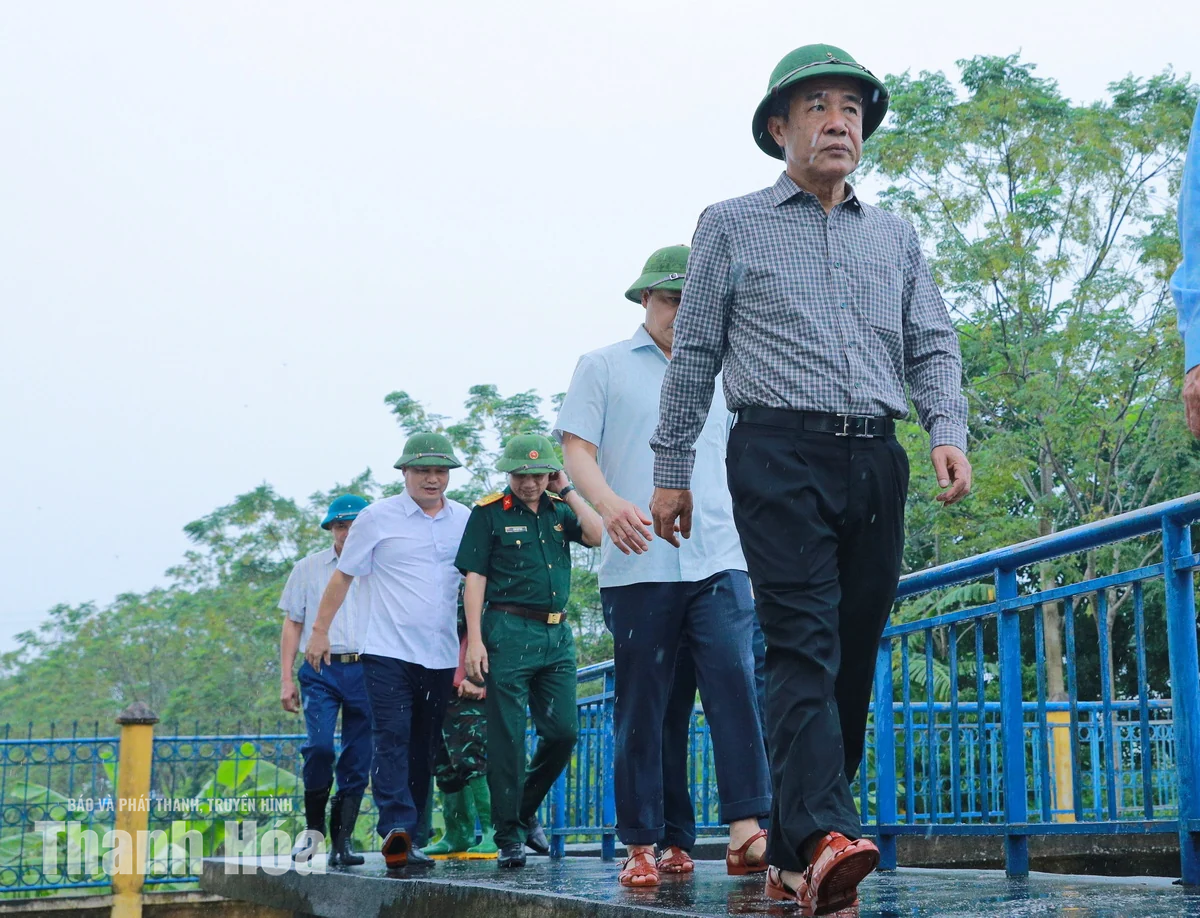 Bí thư Tỉnh ủy Lê Đức Thái kiểm tra công tác ứng phó bão số 4 tại xã Thiệu Toán và Triệu Sơn