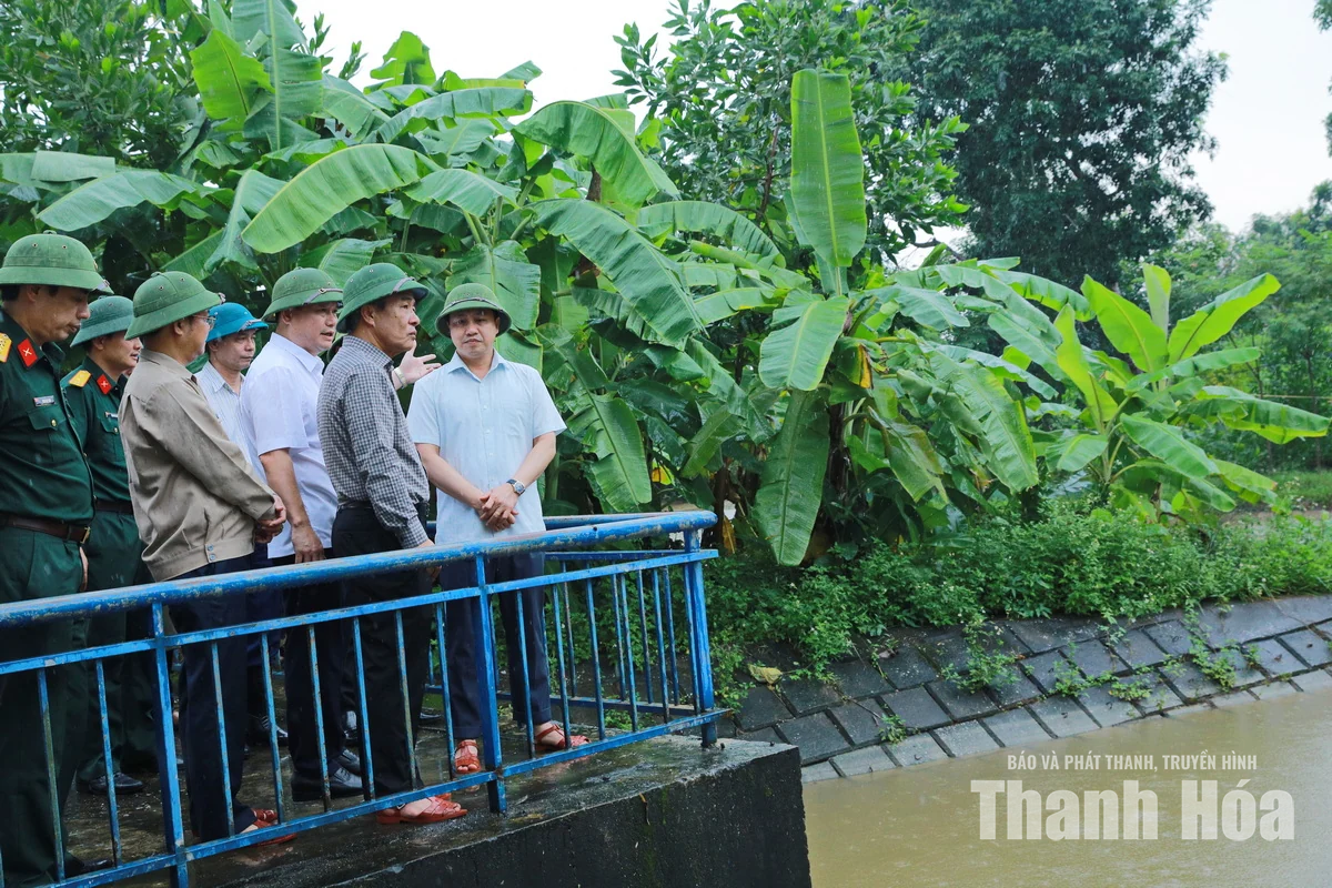 Bí thư Tỉnh ủy Lê Đức Thái kiểm tra công tác ứng phó bão số 4 tại xã Thiệu Toán và Triệu Sơn