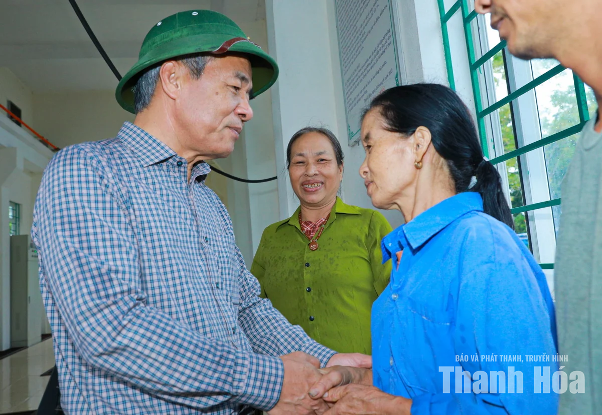 Bí thư Tỉnh ủy Lê Đức Thái kiểm tra công tác ứng phó bão số 4 tại xã Thiệu Toán và Triệu Sơn