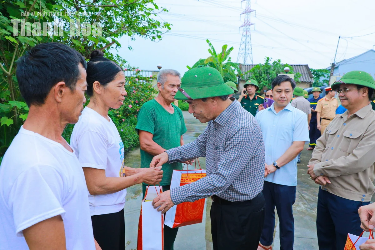 Bí thư Tỉnh ủy Lê Đức Thái kiểm tra công tác ứng phó bão số 4 tại xã Thiệu Toán và Triệu Sơn