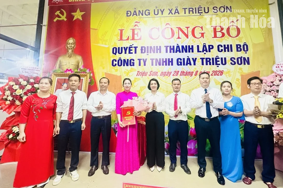 Thành lập hai chi bộ doanh nghiệp ngoài nhà nước