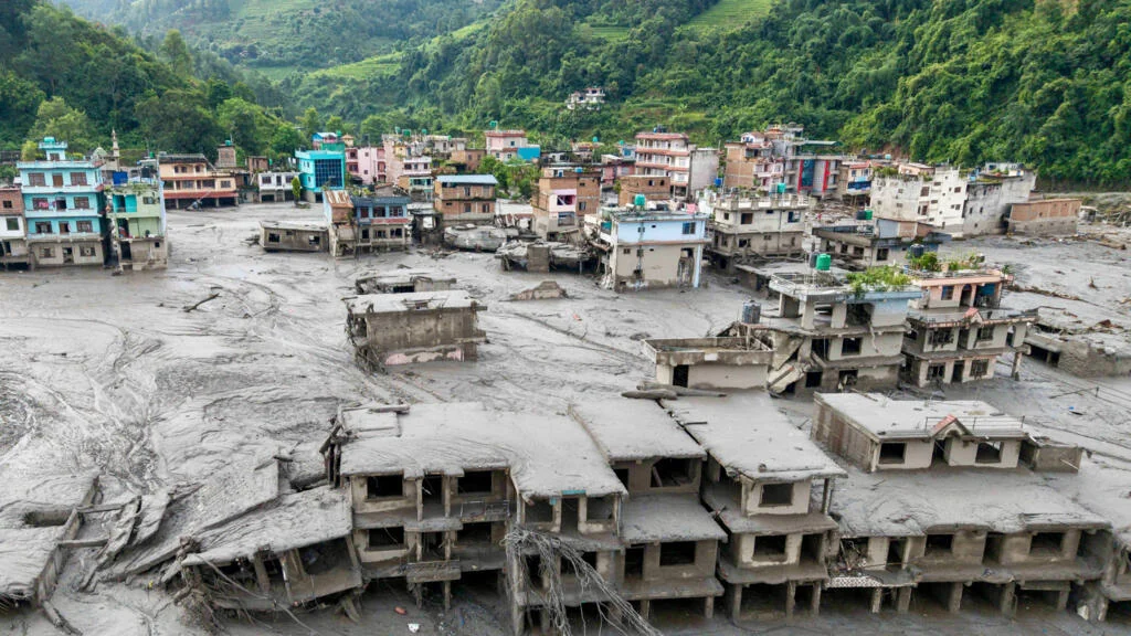 Cảnh báo nguy cơ lũ do băng tan tại dãy Andes