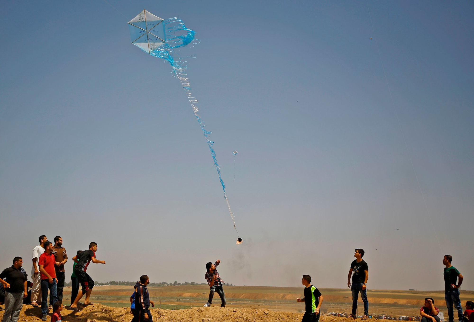 Israel đe dọa gia tăng không kích và sơ tán dân cư tại Gaza vì vụ thả diều